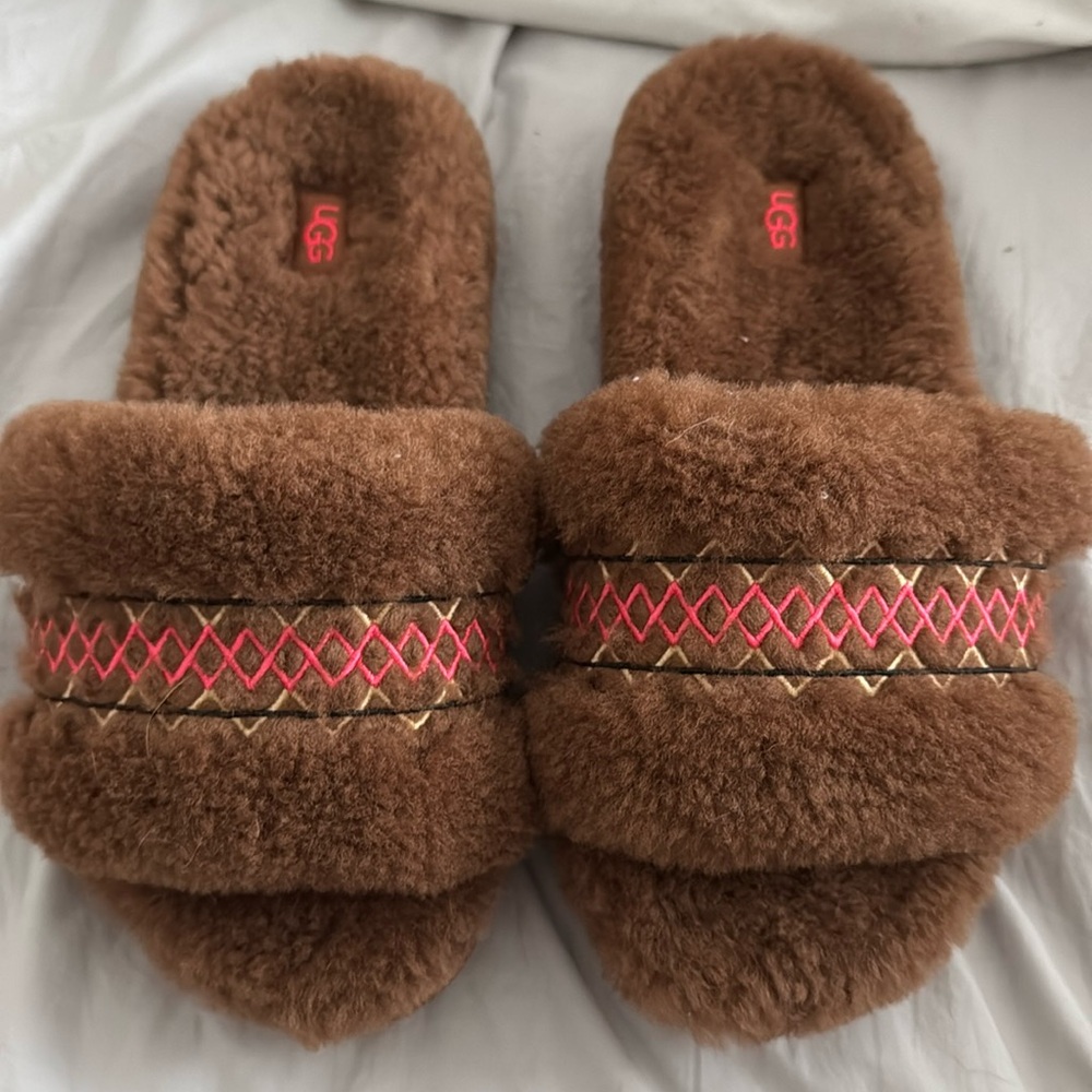 Ugg plush Cozetta slippers